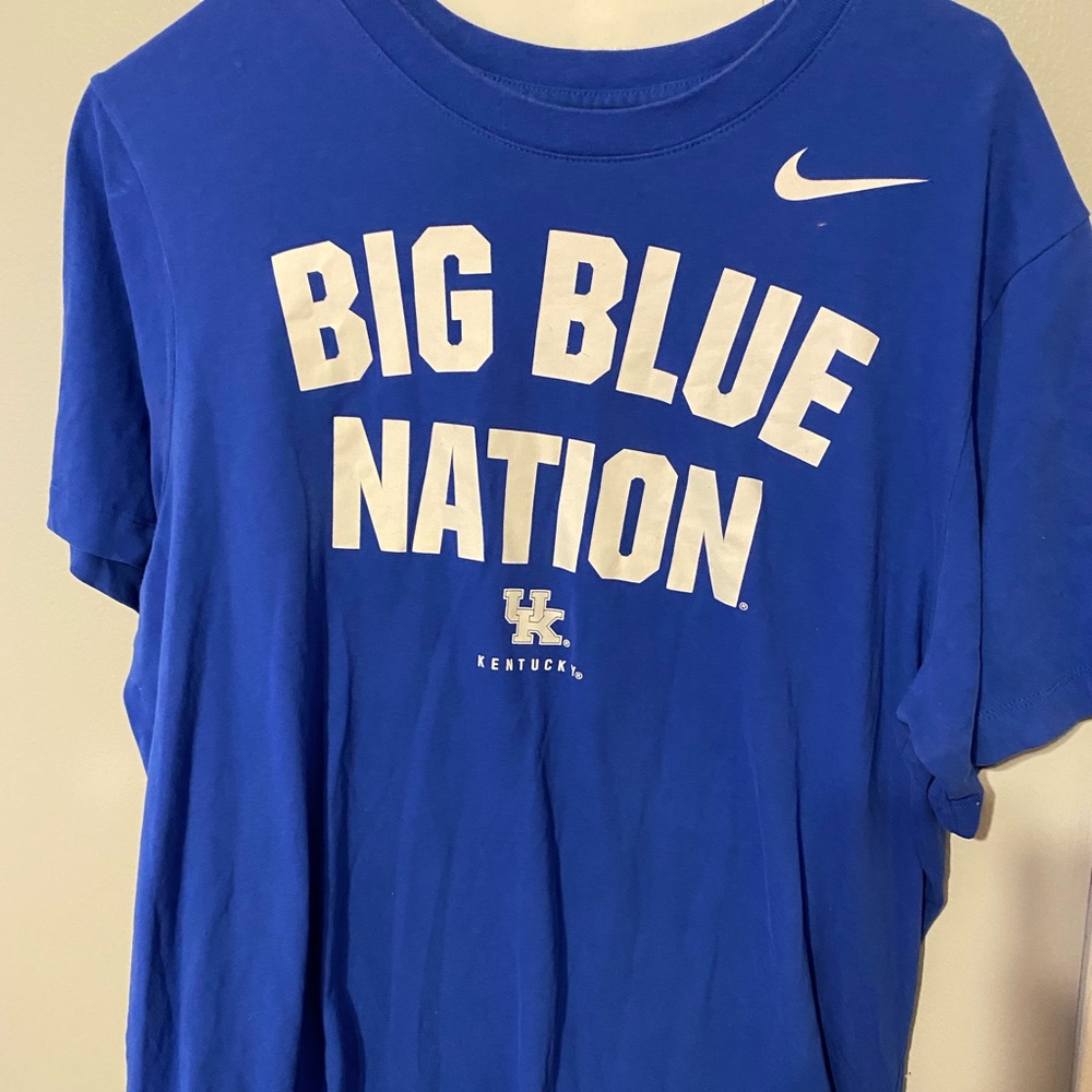 Nike tee